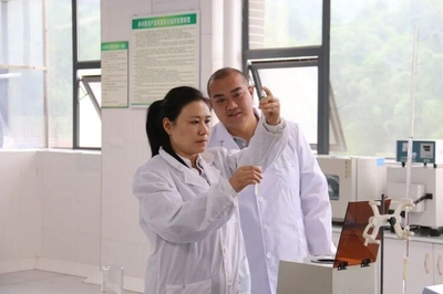 【樂山】奮進中的民營企業(yè)家劉磊_四川統(tǒng)一戰(zhàn)線_統(tǒng)戰(zhàn)人物周刊